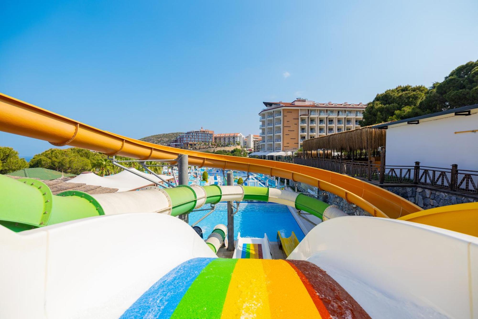 ラマダ リゾート クシャダス＆ゴルフ エクステリア 写真 Water park in Turkey